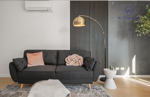 Moonee Ponds Apartment | WOW Self-Contained Apartment on Hall