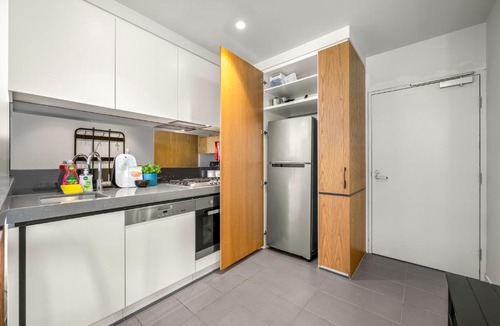 South Yarra Apartment | WOW Self-contained Apartment on Daly