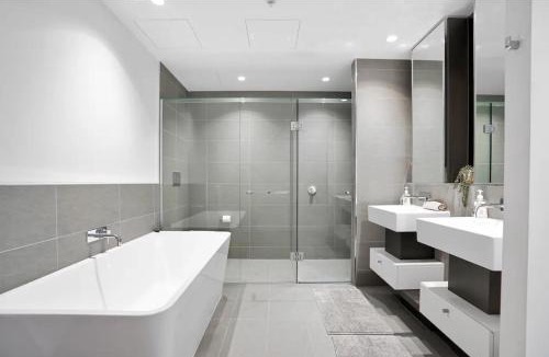 Melbourne Central Business District Apartment | WSP harbour view flat with free parking
