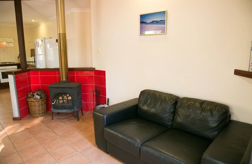 Yallingup Cottage | Wyadup Brook Cottages-3 Bedrm Chalet