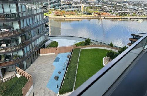 Docklands Apartment | Wyndel Apartments One Bedroom Mel883Col1104N