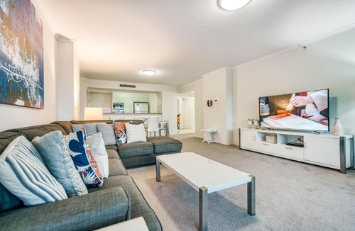 Main Beach Apartment | Xanadu Resort