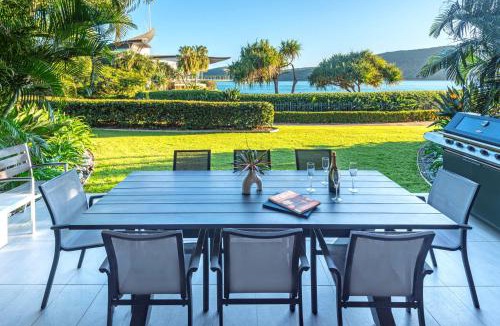 Hamilton Island House | Yacht Club Villa 6 On Hamilton Island - oceanviews, 2 x buggies & valet service