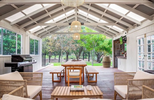Yallingup Siding House | Yallingup Homestead - Lakeside Rural Retreat