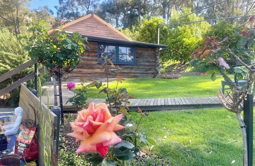 Yarra Junction Cabin | Yarra Valley log cabin