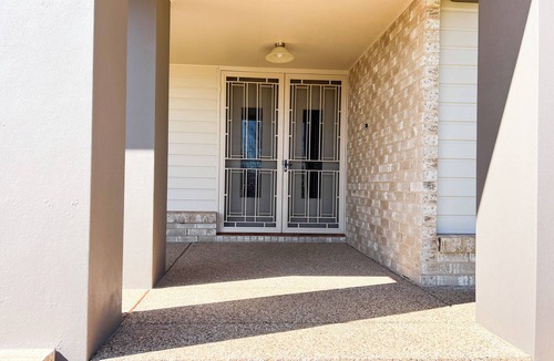 Bourkelands House | Yarrawah Crescent - All of the Comforts