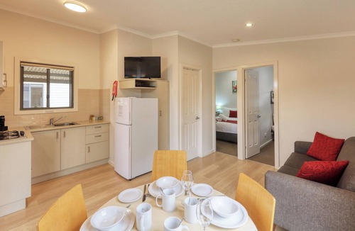 Yarrawonga Cabin | Yarrawonga Riverlands Tourist Park