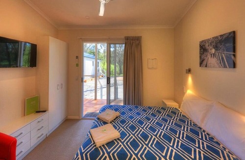 Yea Cabin | Yea Riverside Caravan Park