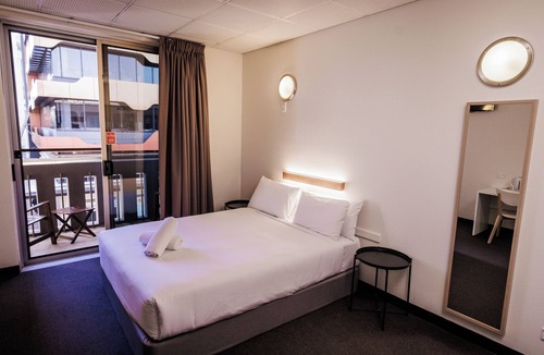 Adelaide Central Business District Hostel | YHA Adelaide Central