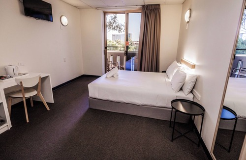 Adelaide Central Business District Hostel | YHA Adelaide Central