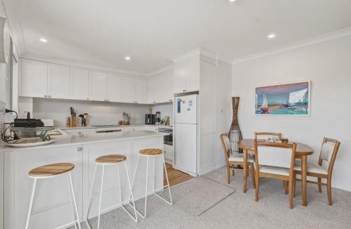 Avoca Beach Apartment | Yonder #5 - Walk to beach