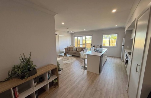 Deception Bay House | Your Coastal Haven - Brand New Home by the Bay!