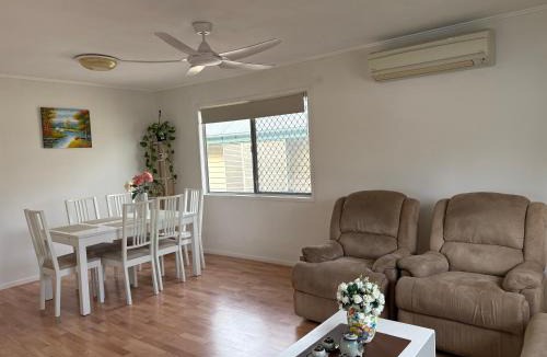 Graceville House | Your Cozy Retreat in Graceville