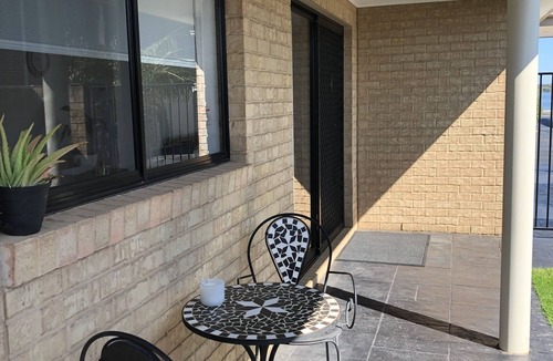 Yarrawonga Apartment | Your home away from home just across from the lake