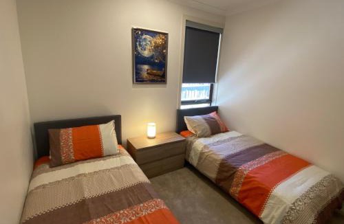 Ivanhoe House | Your Leafy Ivanhoe Retreat