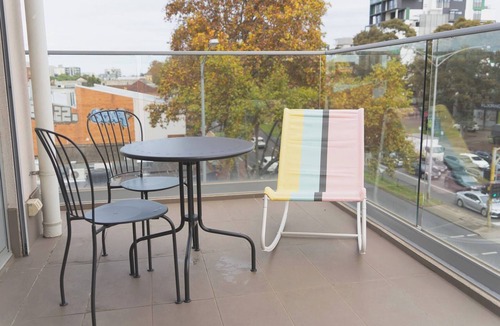 Abbotsford Apartment | Your Melbourne Paradise by Ready Set Stay -WIFI, Linen, Carpark stays over 2wk
