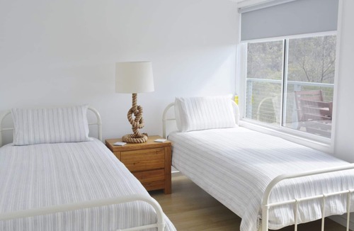 Greigs Flat House | YOWAKA RIVER COTTAGE - Secluded property overlooking the magical Yowaka River