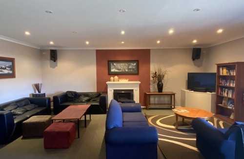 Jindabyne Hotel | Yuki Inn