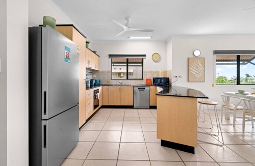 Rapid Creek Apartment | Zen Emerald Shore: sea view - balcony - parking