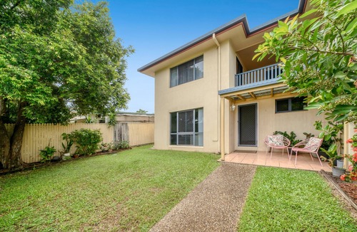 Hyde Park Apartment | Zen Garden Villa Townsville