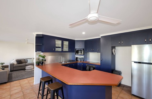 Grasstree Beach House | Zen on Zelma - A stone's throw to the beach