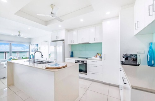 Darwin City Centre Apartment | Zen Sapphire Shore Balcony - Pool - Work Desk