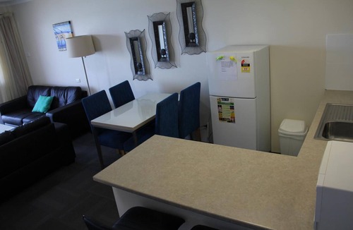 Batemans Bay Hotel | Zorba Motel