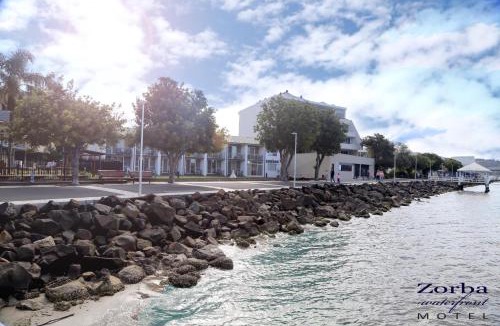 Batemans Bay Hotel | Zorba Waterfront Motel
