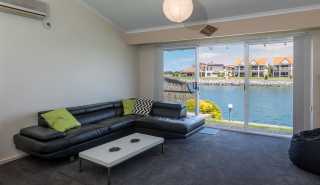 1/26 Northpoint Waterfront Unit