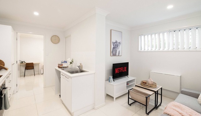 1 Bdr Apt w/AC | Kitchen | Parking | 231AF1