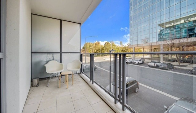 1-Bed Apartment with Gym, BBQ and Pool Facilities