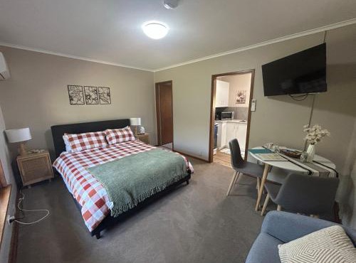 #1 Waddell Studio Apartment