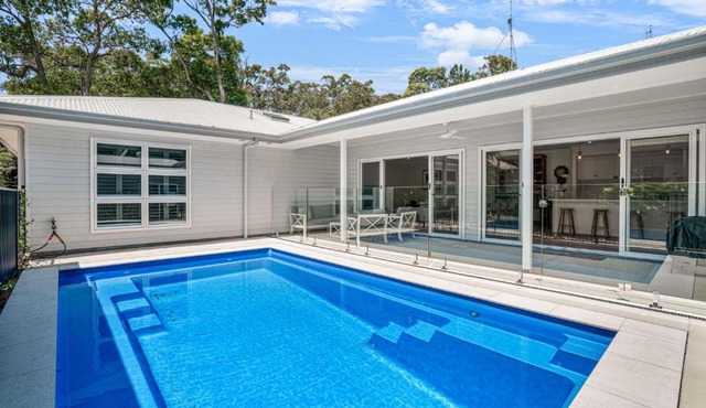 11 Esprit Drive - Rainbow Shores. Swimming Pool - Wifi - Walk to beach