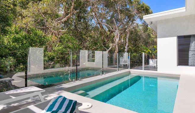 13 Wave Crescent, Mount Coolum