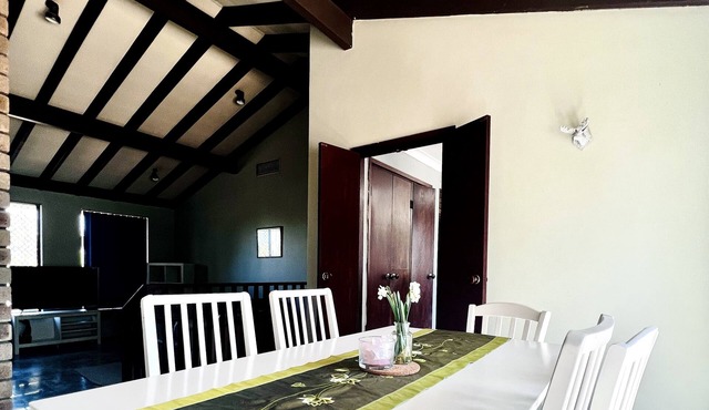 15% OFF/Long Stay /Cosy Queen Bedroom Near City/Swan River/Fremantle In a House