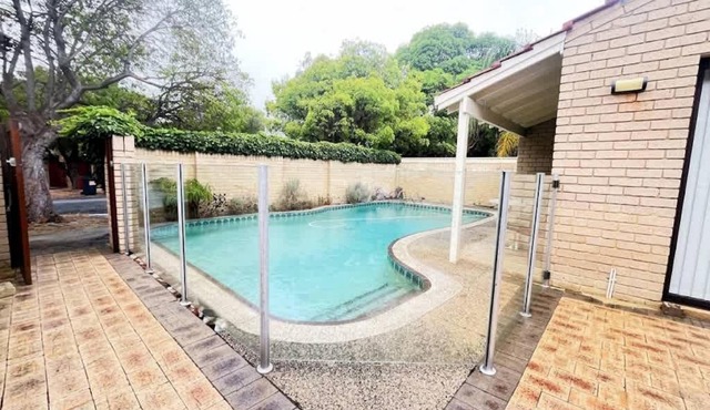 17 Rare Cool Urban-Style Nedlands 4BR-Parkng&Pool