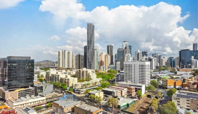 2-Bed, 2-Bath Apt in Fortitude Valley
