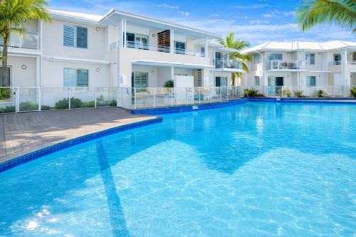 2 Bedroom Poolside Escape - The Oaks Port Stephens