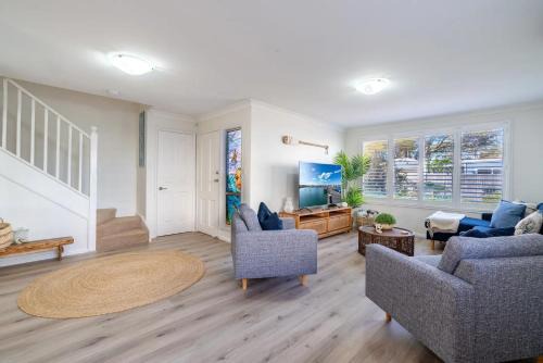 200m to Shellharbour Village - Calm Coastal Townhouse