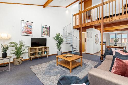 23 Cottesloe Steps to beach - sleeps 3 NO WIFI
