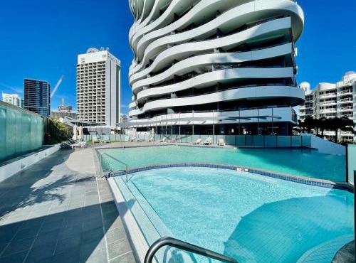 24th floor Luxury, The Wave Broadbeach