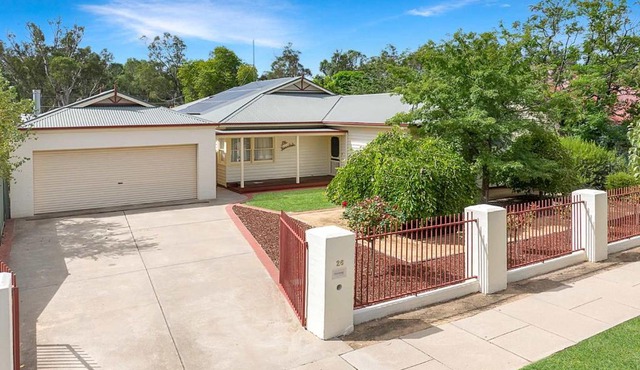 26 Dickson St - character home in the heart of Echuca