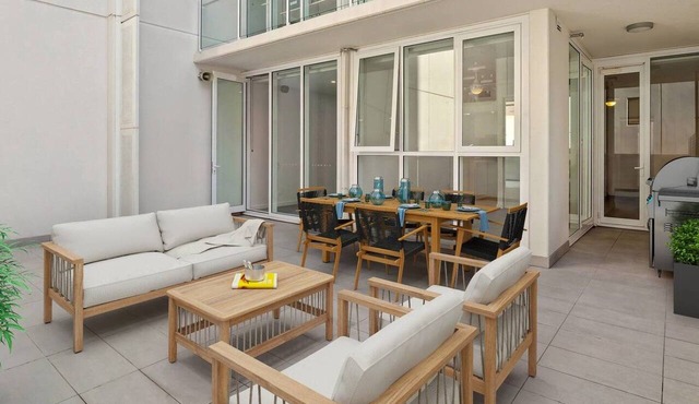 2BR 2BA-Heart of Fortitude Valley: Pool, Gym, BBQ in Fortitude Valley