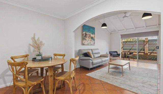 2BR Modern Haven in Inglewood
