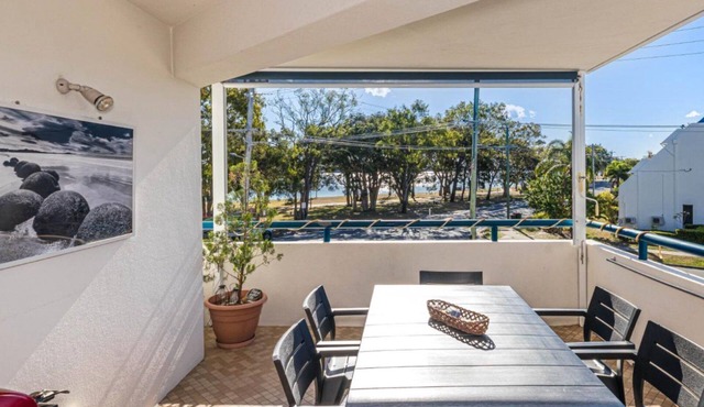 2nd Floor Unit with Water Views and Pool - Karoond