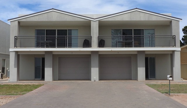 2xQB 2xSB Townhouse #2, Harbour Views,