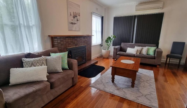 3 bedroom Art Deco home with modern features