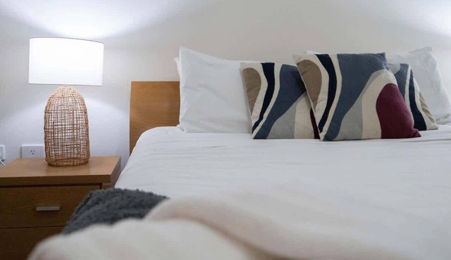 302 Sunny KingsPark Perth CBD 1BR Pool Gym