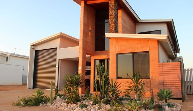 31 Inggarda Lane - impressive home in the Marina