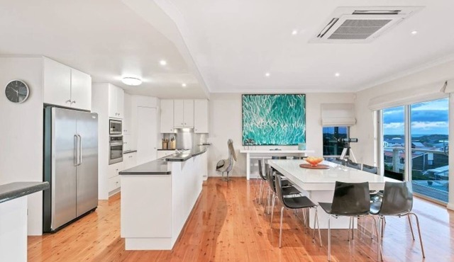 35 Hazel St - Pet Friendly, outside only - Luxury